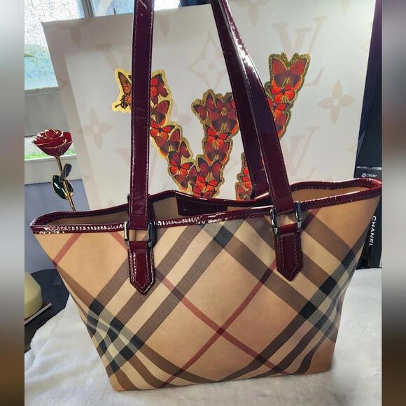 Burberry Nikkie Nova Check Tote- With COA - Picture 1 of 12